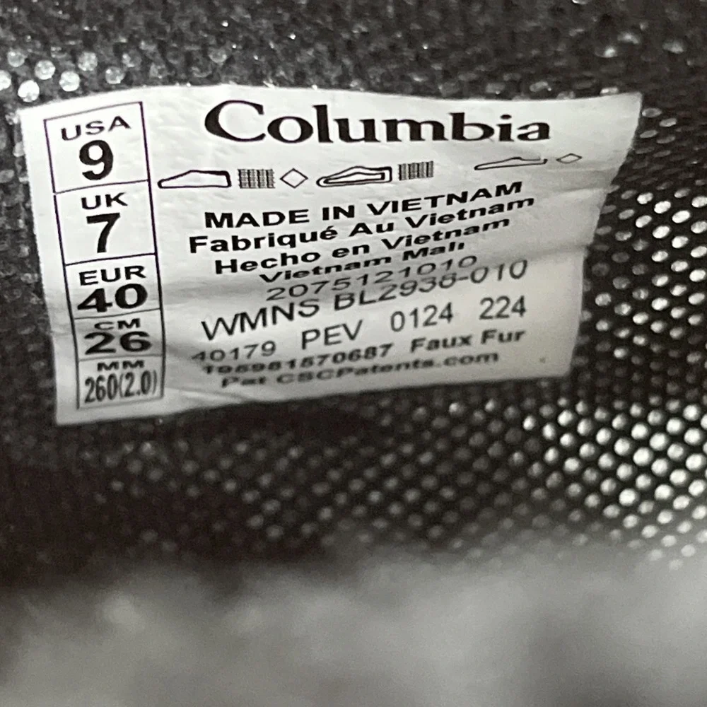 Columbia Snowtrot Shorty Boots Winter Snow Puffer Women's Size 9 Black NEW